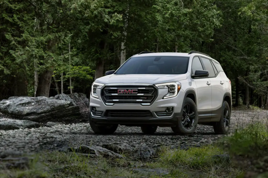 2025 GMC Terrain Denali Appears in New Unofficial Renders with AT4