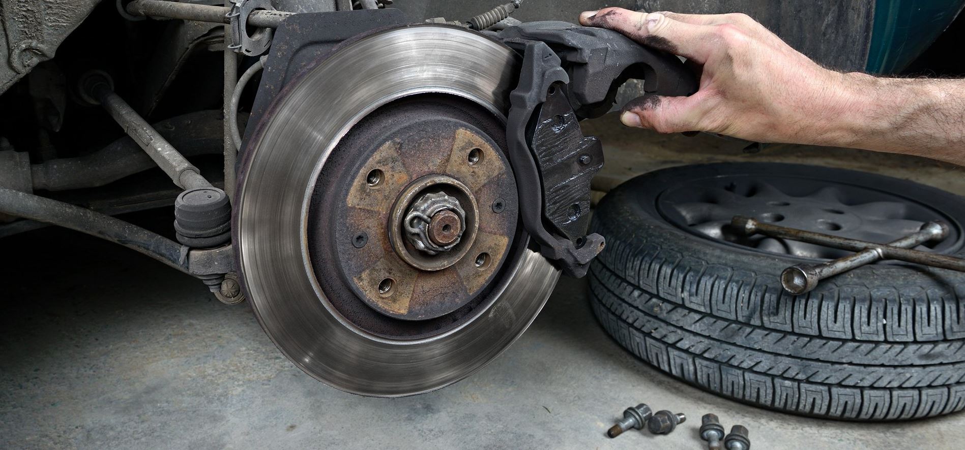 5 Signs Your GMC Brakes Need Replacing