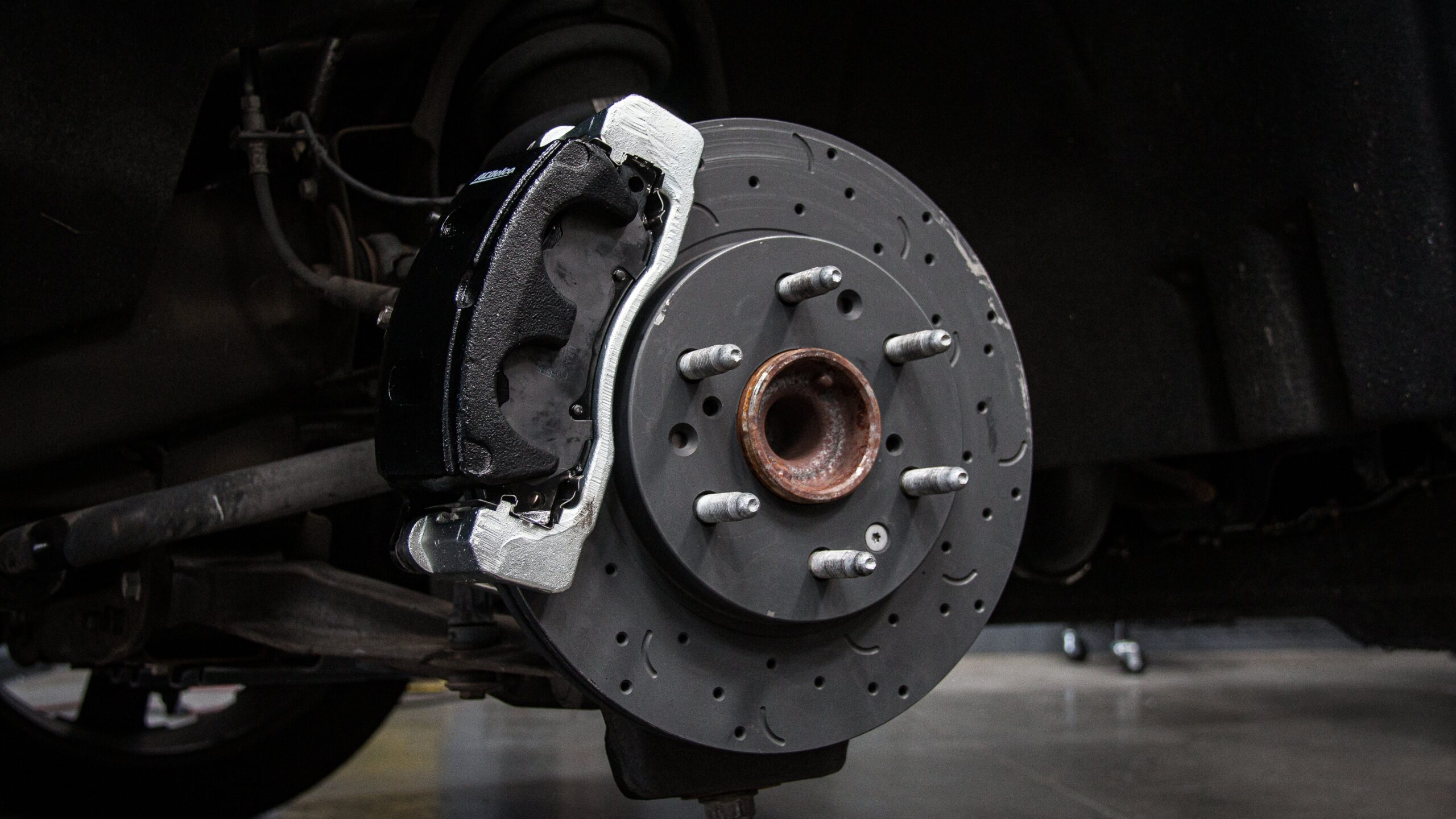 The Advantages of Upgrading to Performance Brakes for your GMC Sierra